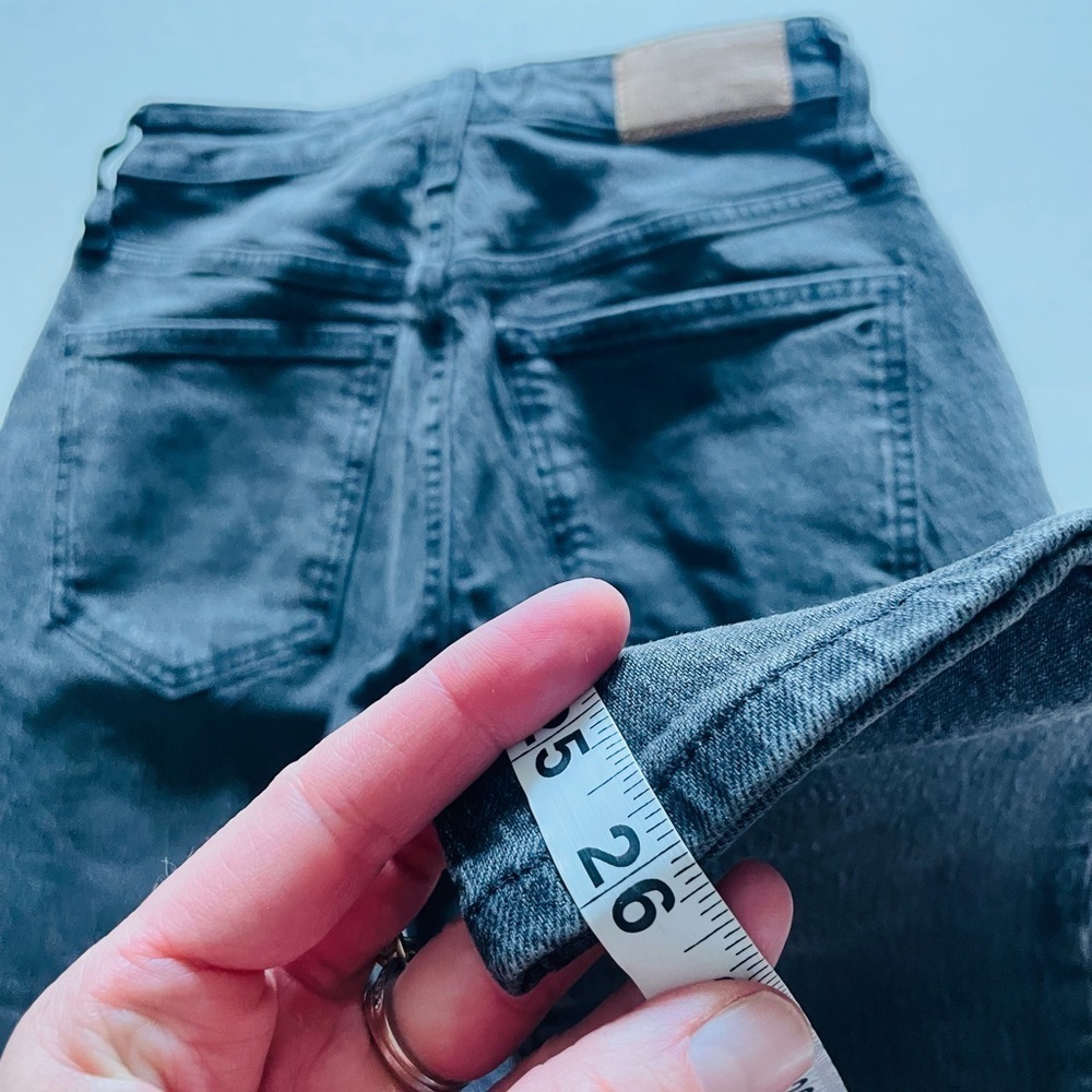 Madewell The Curvy Perfect Vintage Jean in Vintage Grey - Picture 7 of 10